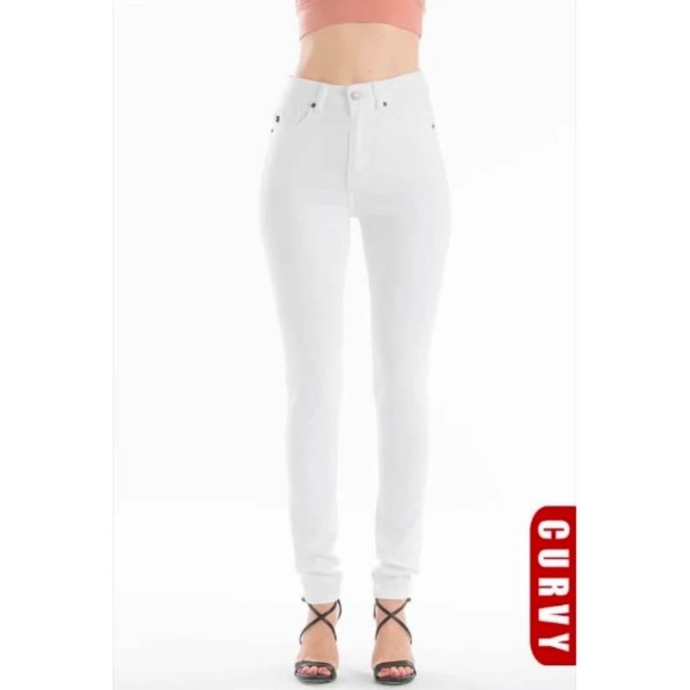 KanCan White Curvy Fit Jeans  *ALL ITEMS ARE NEW, FROM MY CLOSED BOUTIQUE* #8669